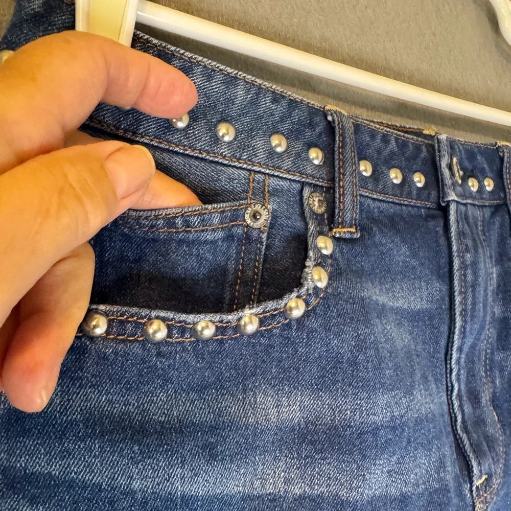 American Eagle Outfitters this chic
